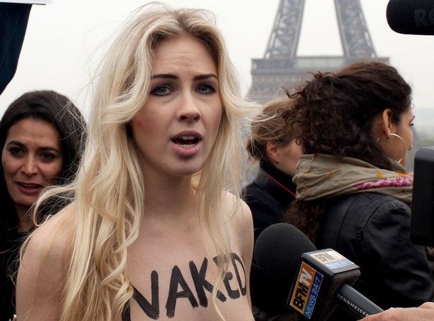 Femen nago w Watykanie. Rozebrały się na placu św. Piotra