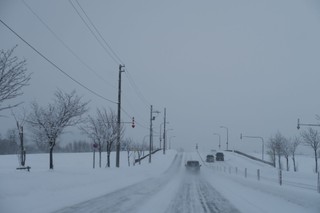 Zimno w szkole. Kiedy dyrektor może zawiesić zajęcia?