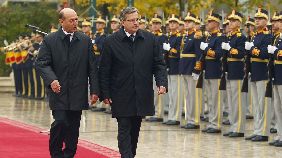 Kształt propozycji sekretarza generalnego NATO ws. dokumentu strategicznego Sojuszu jest godny tego, aby go w pełni poprzeć i bronić na konferencji w Lizbonie - zadeklarował prezydent Bronisław Komorowski po dzisiejszych rozmowach z prezydentem Rumunii Traianem Basescu.