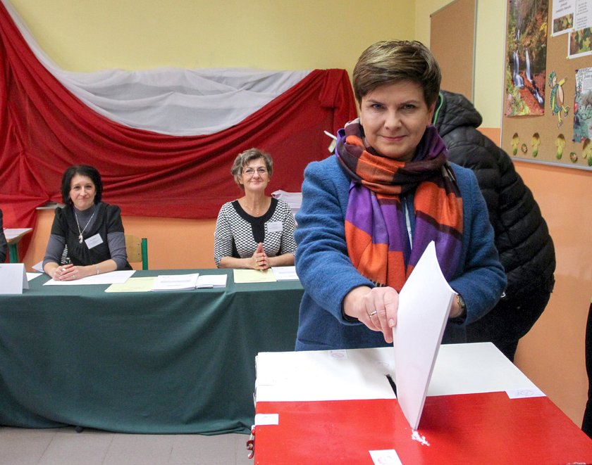 Brudna gra w PiS przeciw Szydło