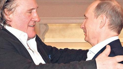 Putyinnak bejött Depardieu vizelése