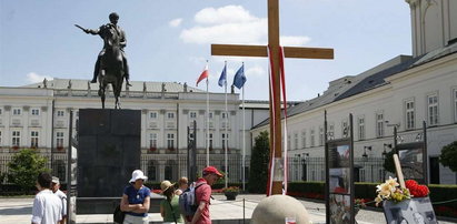 Krzyż sprzed Pałacu Prezydenta to sprawa Kościoła?