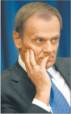 Premier Donald Tusk chce sięgnąć do skarbców banków Fot. Artur Chmielewski