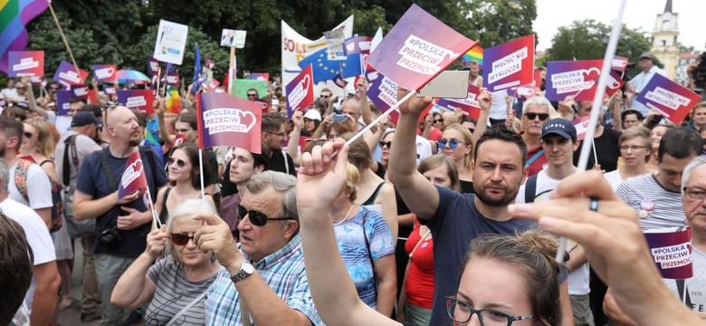 Polityczne rozgrywki Białymstokiem. "To, co mnie uderzyło, gdy tu przyjechałem, to swastyki na murach"