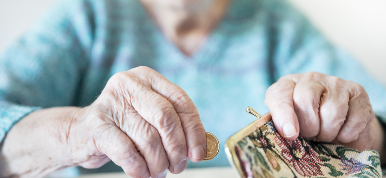 Mam 60 lat i 10 lat stażu pracy. Jaka emerytura mi przysługuje?