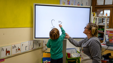 Autyzm w szkole – edukacja autystycznego ucznia w klasie