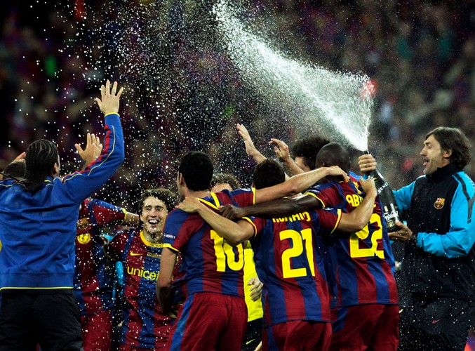 Radość piłkarzy Barcelony po wygraniu LM