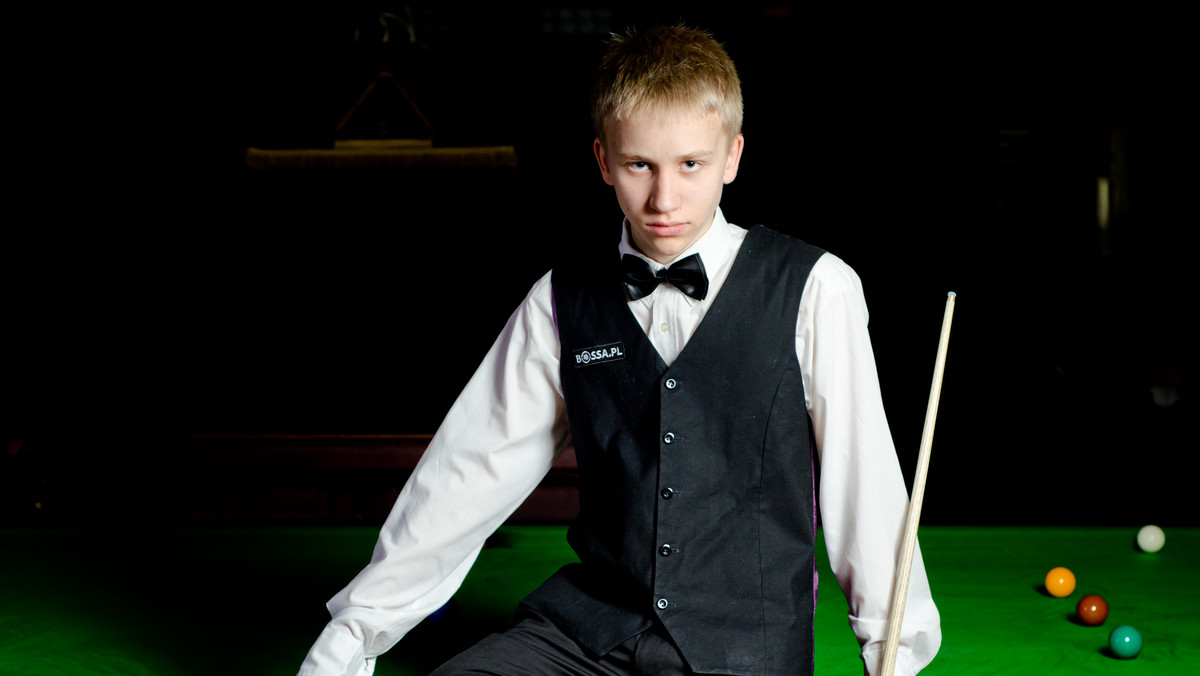 Michał Zieliński i Kacper Filipiak zagrają o snookerowe mistrzostwo Polski. Ten pierwszy, który we Wrocławiu broni tytułu wywalczonego przed rokiem, pokonał w półfinale 5-1 Marcina Nitschke wbijając w ostatniej partii najwyższego brejka turnieju, równego 104 oczka, a drugi, również w sześciu frejmach ograł Adama Stefanowa.