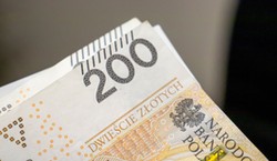 ZUS wypłaci 689 zł od marca. Kto dostanie specjalny dodatek?