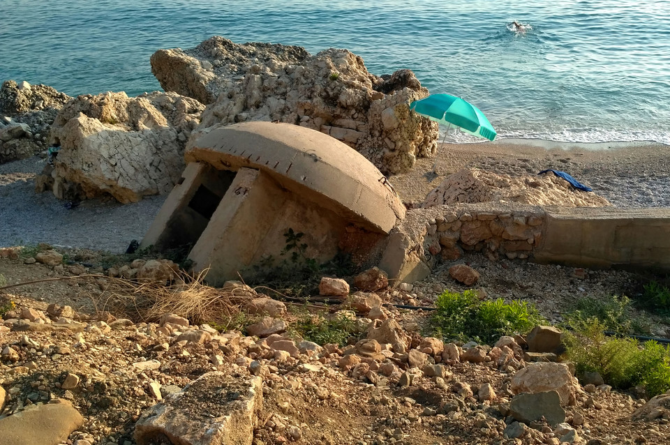 Bunkry z czasów Envera Chodży, Albania