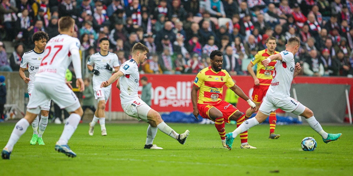 Górnik po meczu zaciętej walki pokonał Jagiellonię 2:1. 