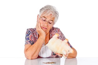 Oszczędności emerytalne rosną wolno. Niewielu pobiera świadczenia