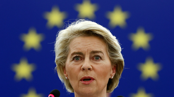 Az Európai Bizottság elnöke, Ursula von der Leyen szerint minden eszközzel megvédik az EU alapértékeit az új magyar törvénnyel szemben / EPA/CHRISTIAN HARTMANN 