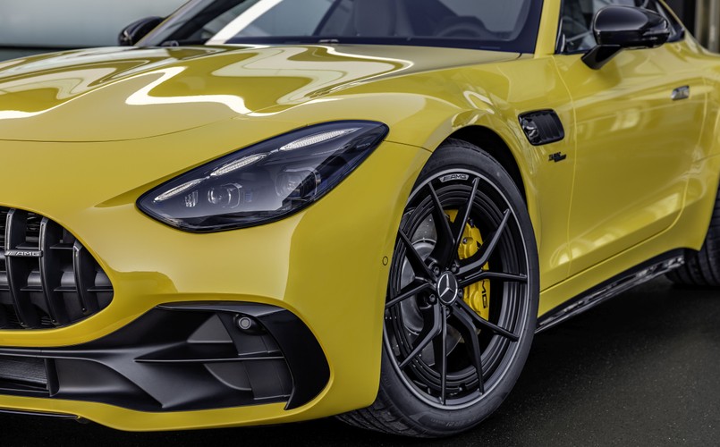 Mercedes-AMG GT ma nowy silnik i rozkręca imprezę