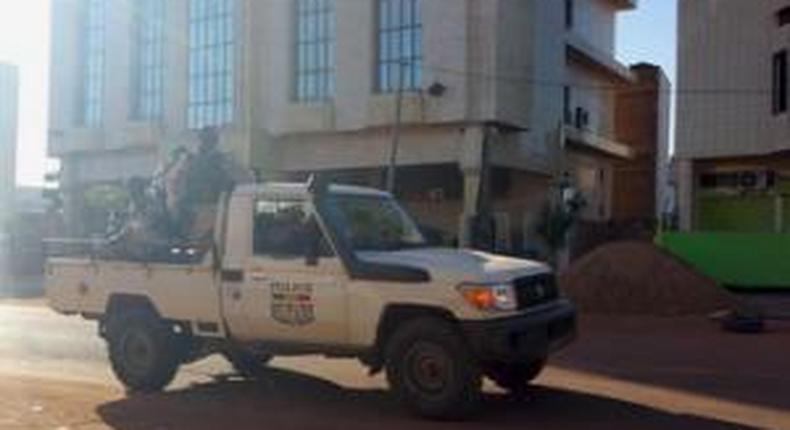 Six Americans recovered from Mali hotel under attack, Obama briefed