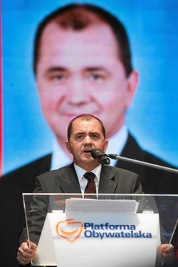 Romans wiceministra z PO. Ukrywał przed żoną troje dzieci