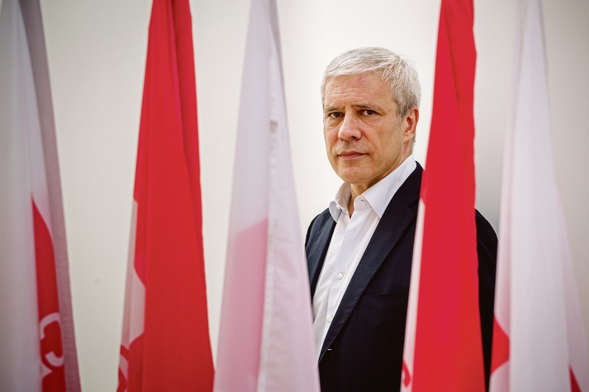 "Nemamo više vremena za eskperimentisanje i vreme je da se vratimo obnovi ideje i institucije nekada velike Demokratske stranke"