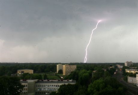 LODZPOTEZNA NAWALNICA NAD LODZIA 14/06/2007FOT. MAREK SZYBKA