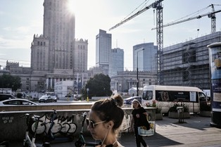 Deficyt w obrotach towarowych handlu zagranicznego po grudniu wyniósł 19,8 mld euro