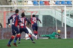 Pech Kamila Glika. Zaliczył samobójcze trafienie w meczu z Crotone