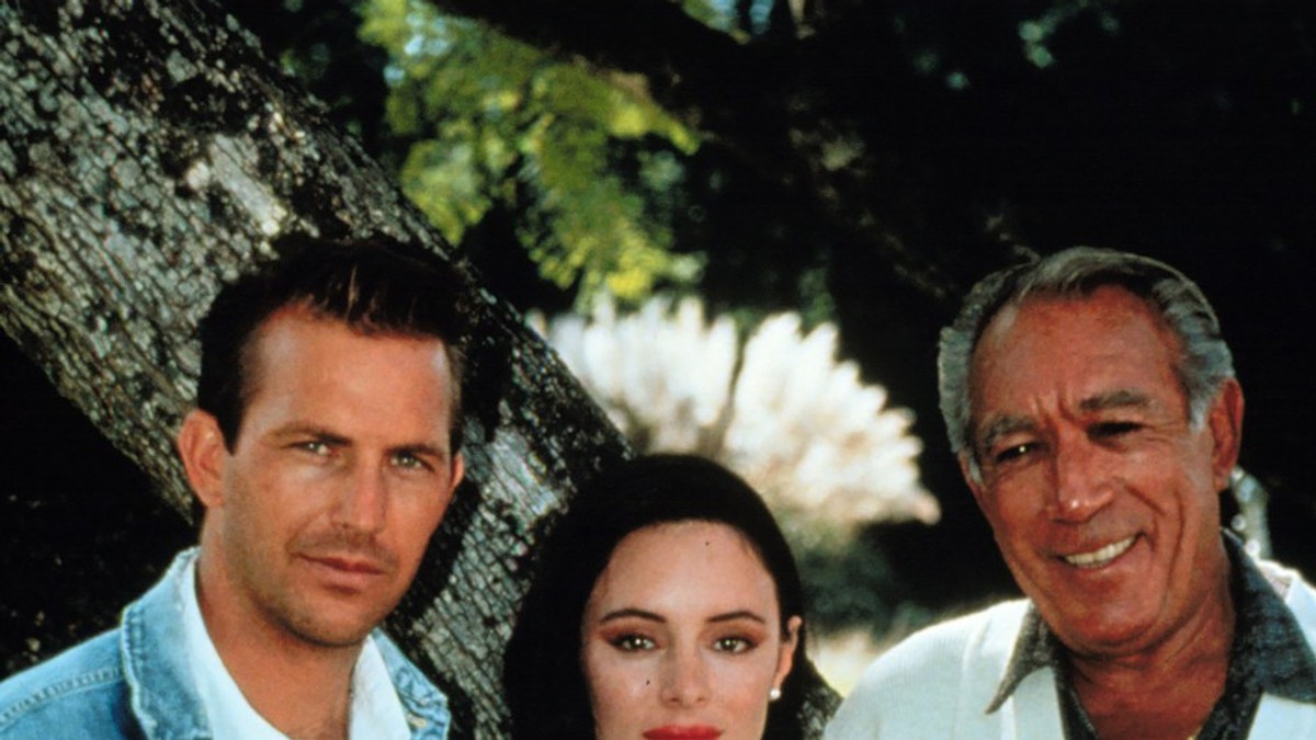 Kevin Kostner, Madlen Stou i Entoni Kvin u filmu "Osveta