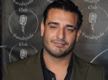 "Nemoj da voziš tako brzo!" Sela sa Darkom Lazićem u kola, a on je pita: "Je l' misliš da ne znam da vozim?!"
