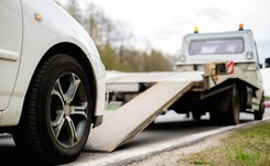 Uwaga! Złodzieje aut przebierają się za pomoc drogową. Zobacz, jakie auta teraz kradną najczęściej