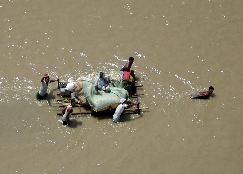 NEPAL POWÓDŹ