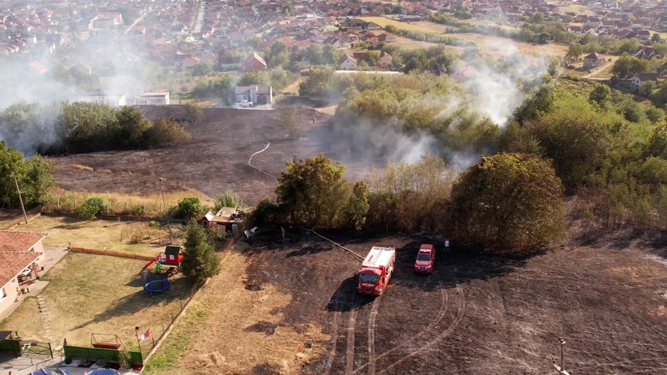 Zapalilo se nisko rastinje u Ljubiću