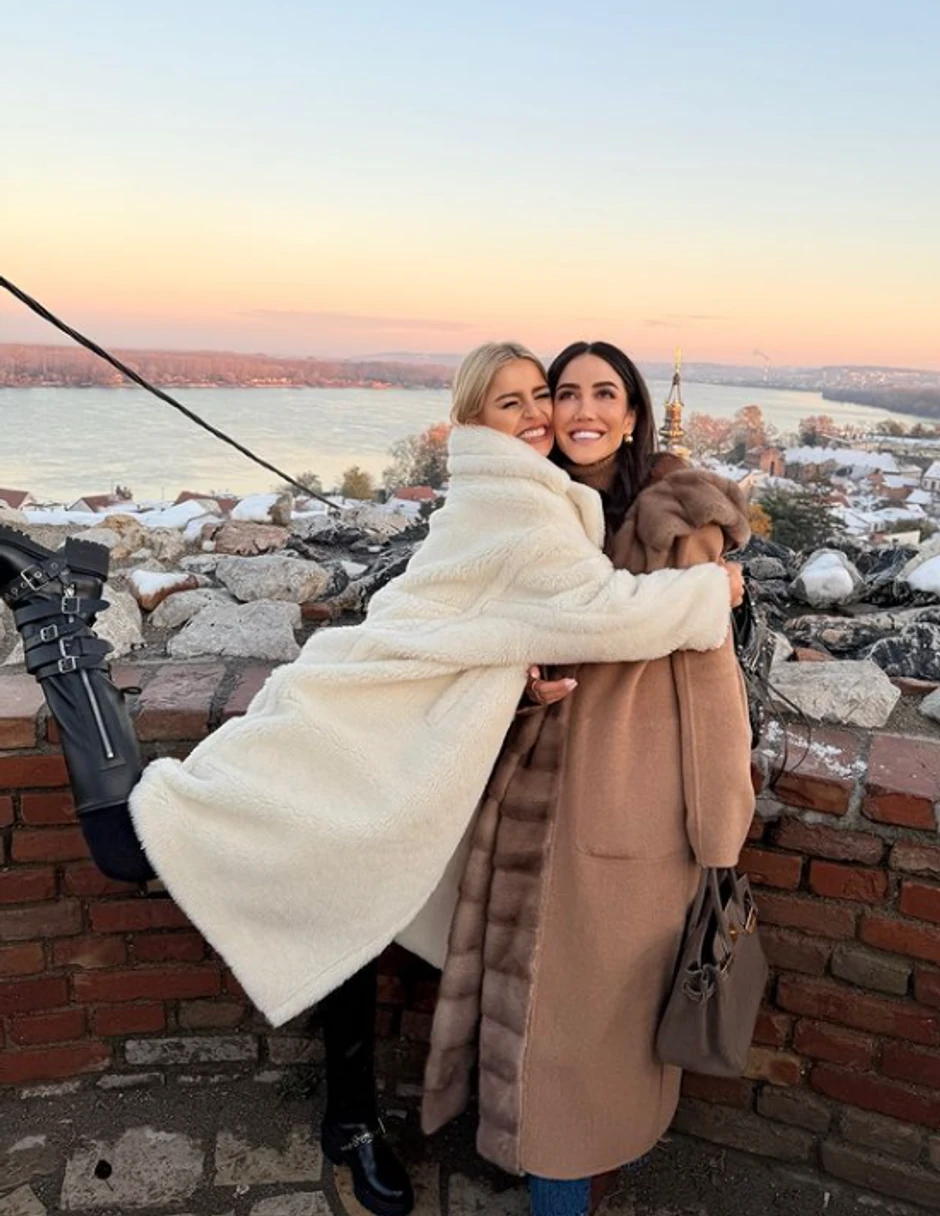 Karolina Daur i Tamara Kalinić