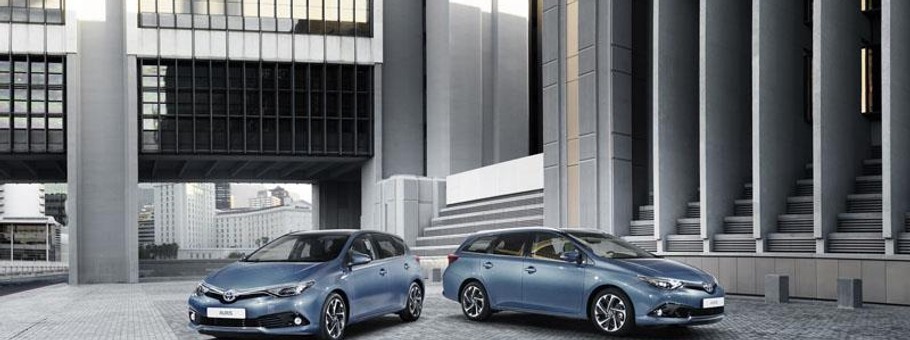 Odświeżona Toyota Auris pojawi się jako hatchback i kombi.