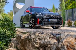 Nowy Countryman JCW. Co znajdujemy w najbardziej pożądanej linii MINI?