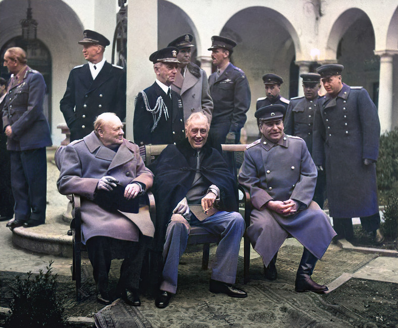 Józef Stalin, Franklin Roosevelt i Winston Churchill, znani jako Wielka Trójka, na konferencji w Jałcie w Związku Radzieckim, 9 lutego 1945 r.