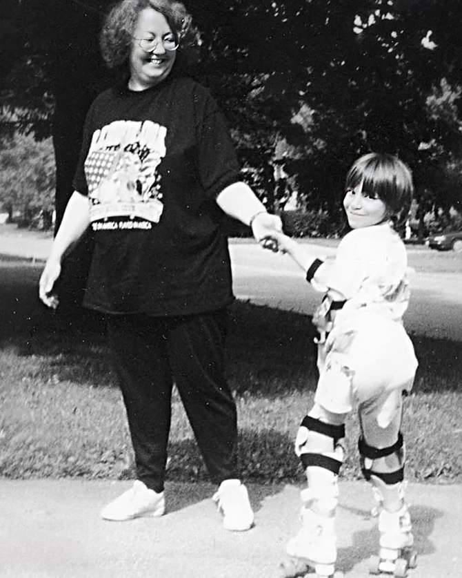 Oksana sa usvojiteljkom Gej Masters