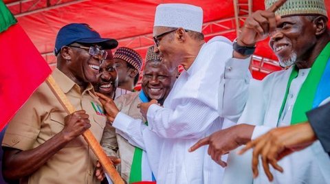 Comrade Adams Oshiomhole and Buhari are quite the buddies [adelove]