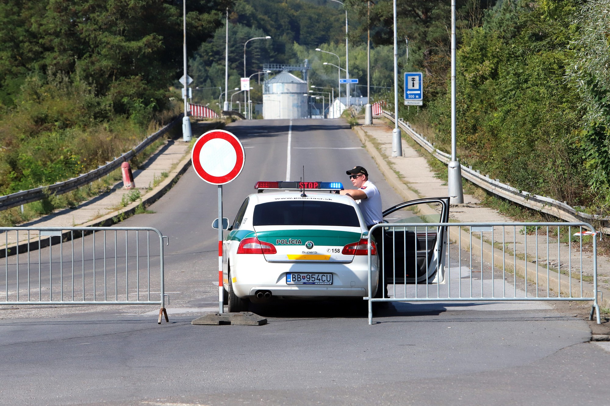 Most ponad R1 pri vstupe do Banskej Bystrice pre havarijný stav uzavreli.