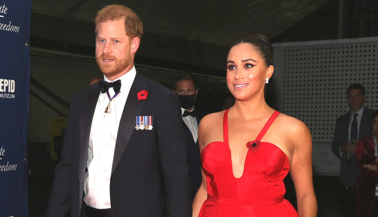 Könyörögtek, hogy Meghan Markle és Harry herceg ott lehessen a koronázáson