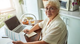 waloryzacja emerytur 2026: tyle dostaniesz na rękę – tabela od 1000 zł do 10 000 zł