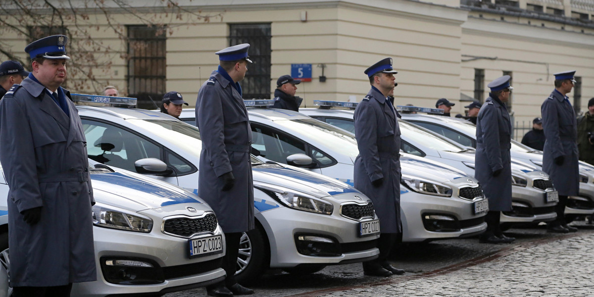 Policjanci dostali nowe radiowozy