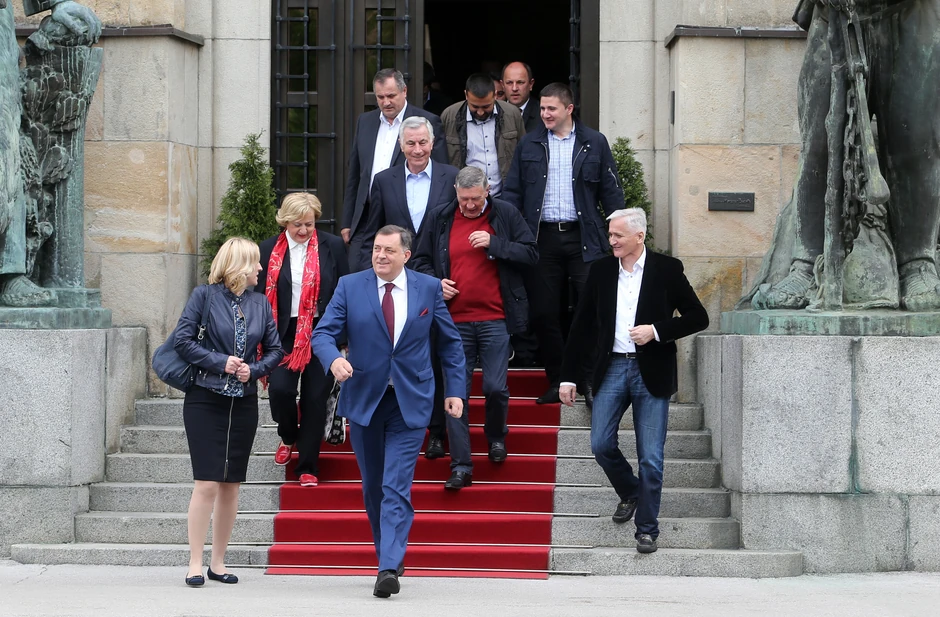 Milorad Dodik sa funcionerima SNSD