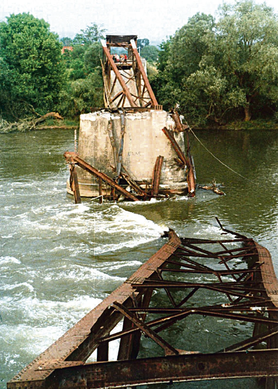 mnogi su poginuli u drugom napadu kada su pritrčali da pomognu ranjenima