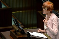 Sejm przegłosował zmiany w programie 500 plus. Samotnie wychowujesz dziecko?