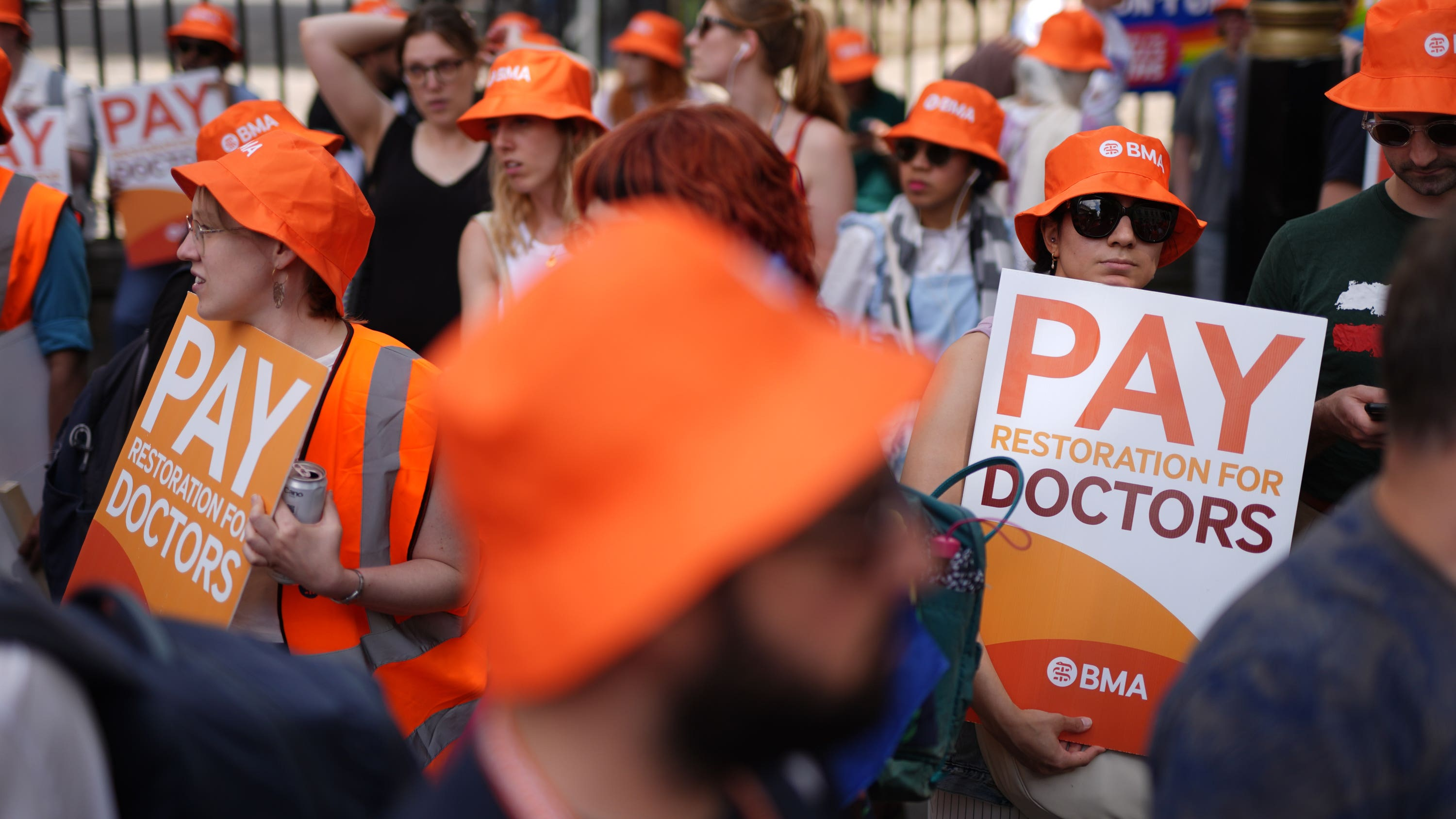 Streeting makes final appeal to cancel doctor strike, no pay rise