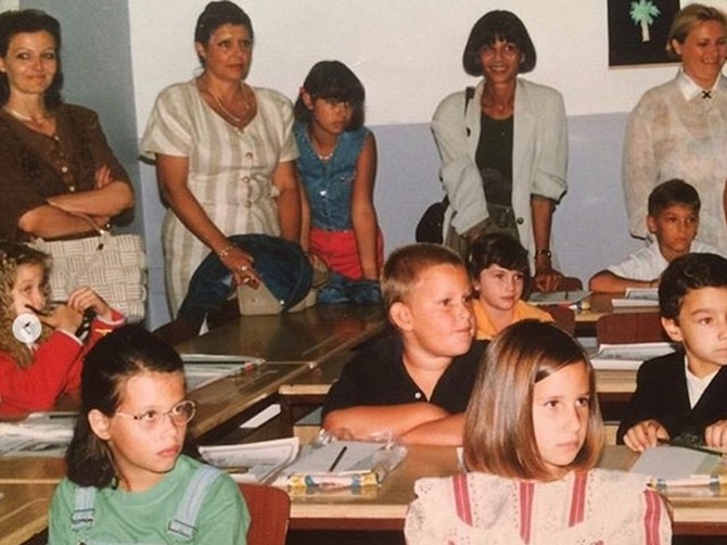 Prepoznajete li našu poznatu pevačicu na ovoj slici?