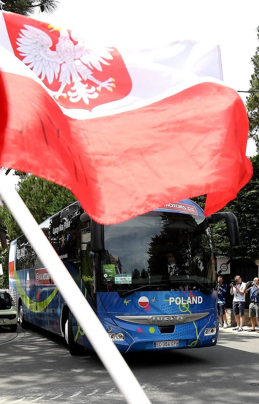 Polacy już we Francji. Zobacz przyjazd naszej kadry GALERIA