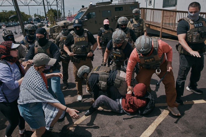 ICE agenti na ulicama Amerike