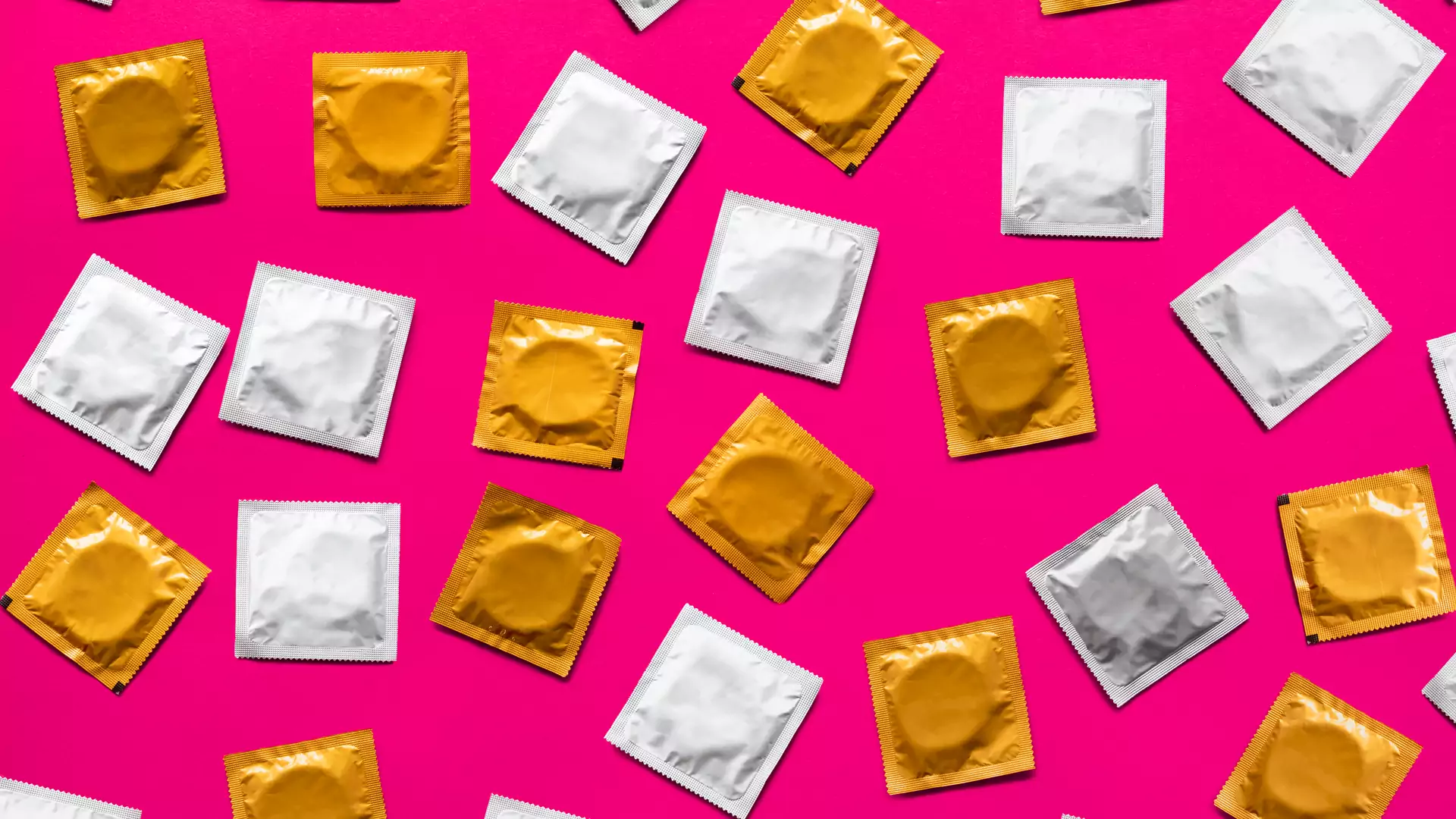 Informacja o prezerwatywach to fake news, ale eksperci ostrzegają: może być furtka dla ultrakatolikich farmaceutów