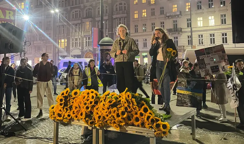 Wiktoria Jędroszkowiak i Dominika Lasota z inicjatywy Wschód, organizatorki strajku