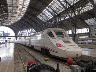 Hiszpania: Strajk generalny w Katalonii doprowadził do chaosu komunikacyjnego