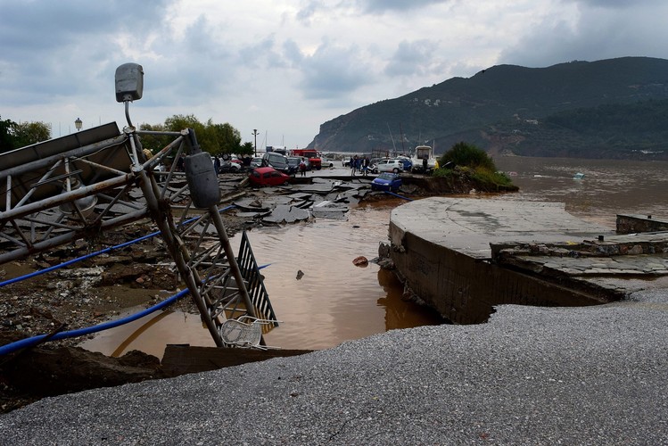 Zniszczenia na greckiej wyspie Skopelos